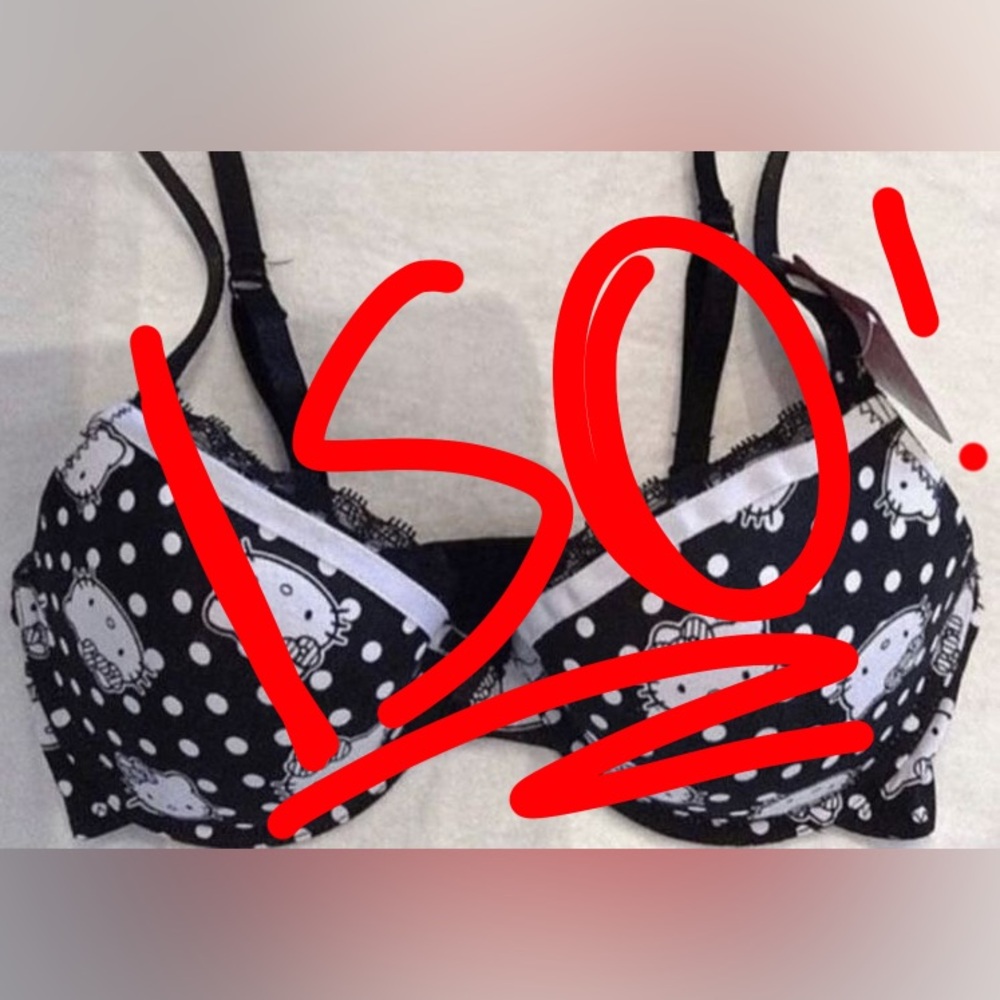 ISO HELLO LITTY BRAS SIZE 36C